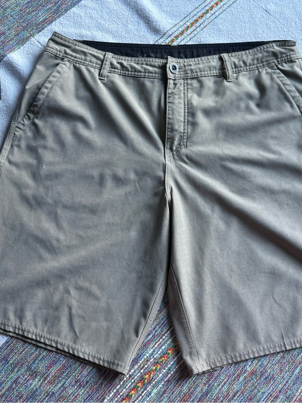 O'Neill Men's Flat-Front Shorts in Gray